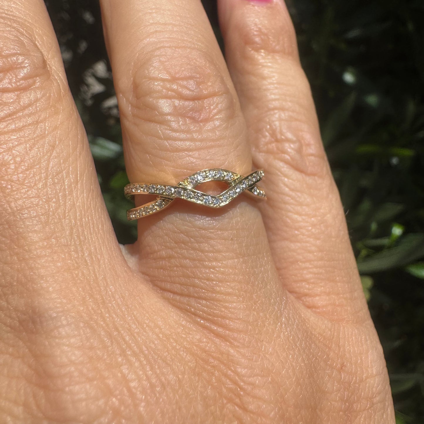 14K gold ring set with Diamonds