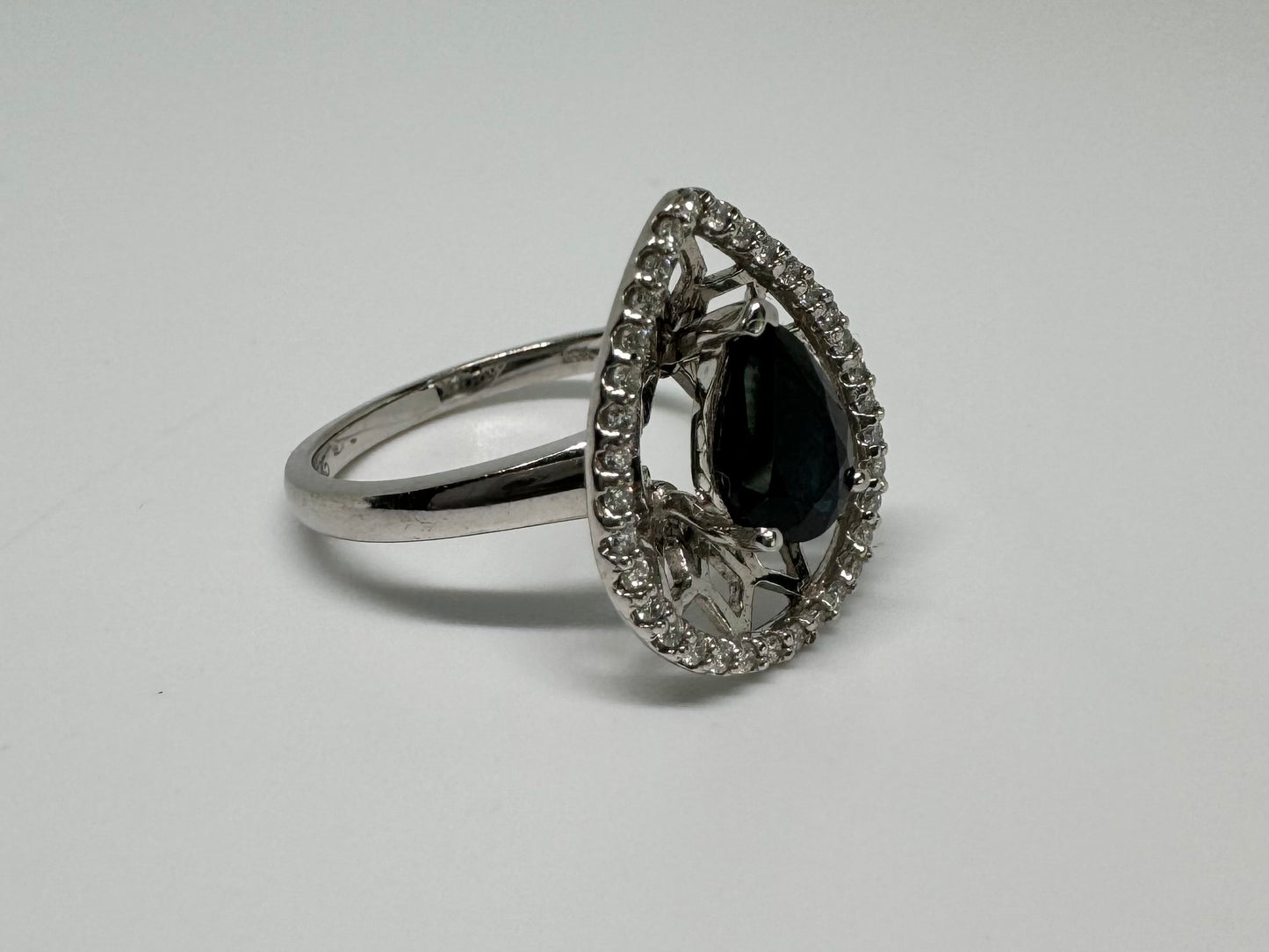 14K gold ring set with Sapphire & Diamonds