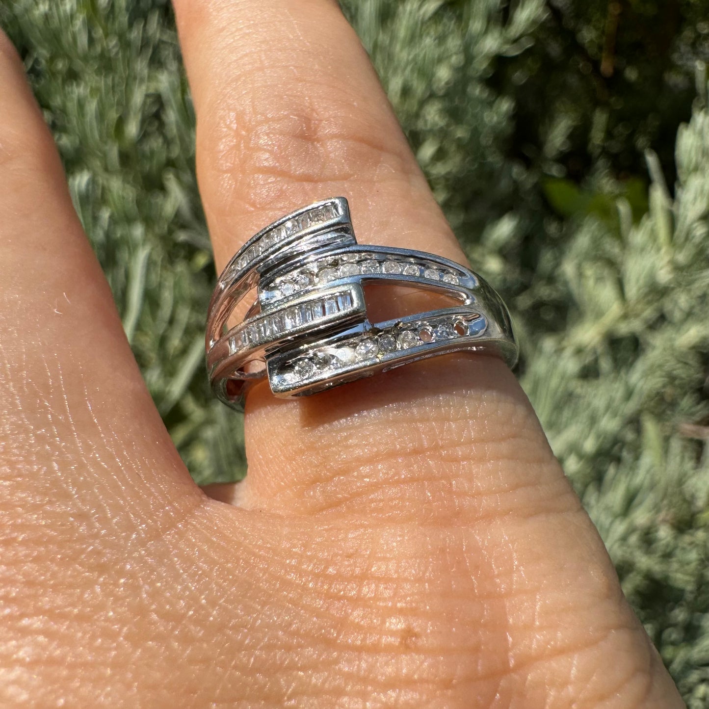 14K gold ring set with Diamonds