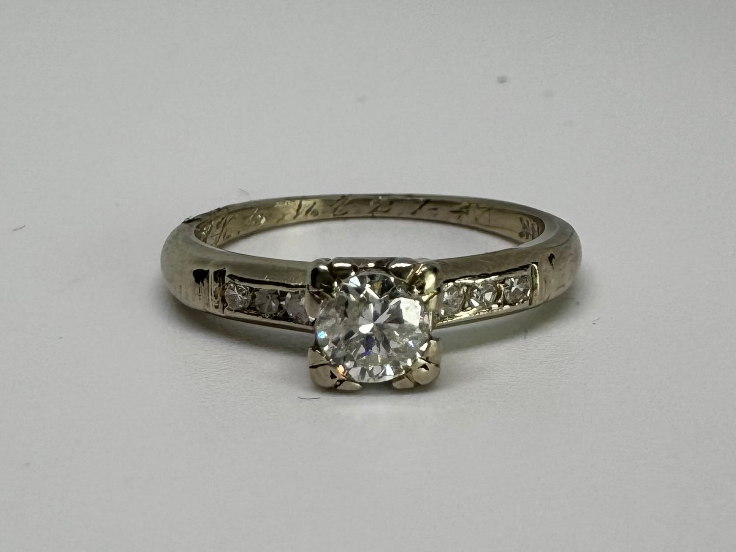 14K gold ring set with Diamonds