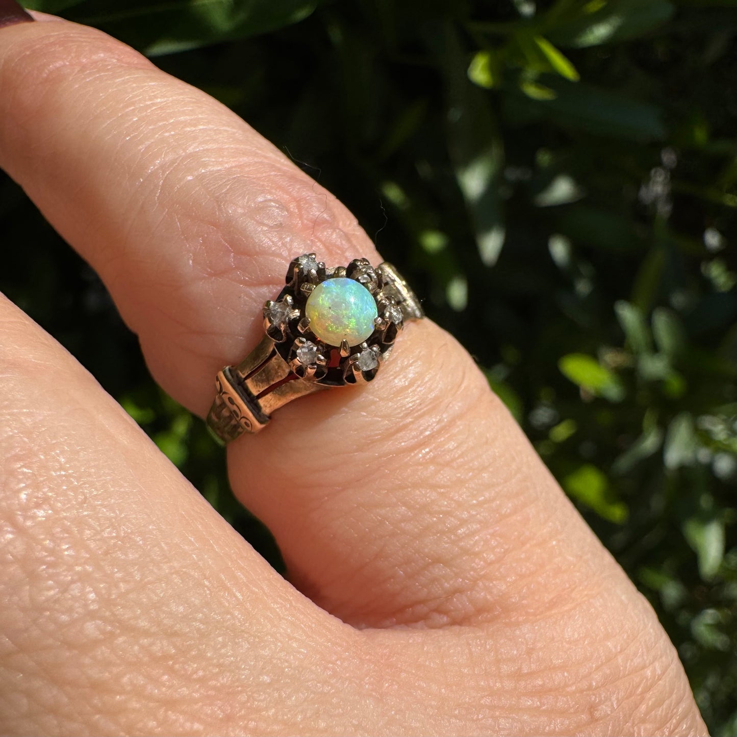 9K gold ring set with Opal