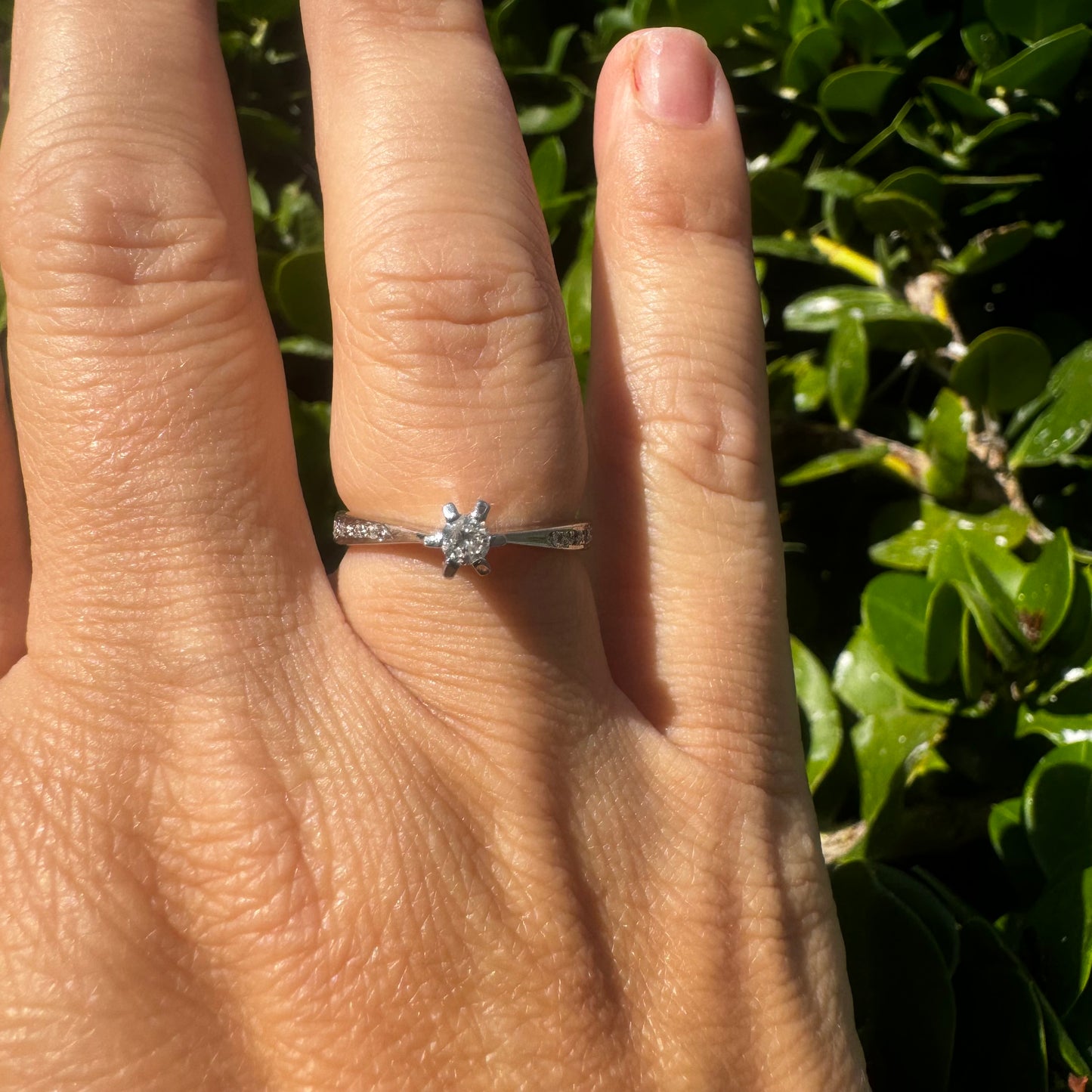 14K gold ring set with Diamonds