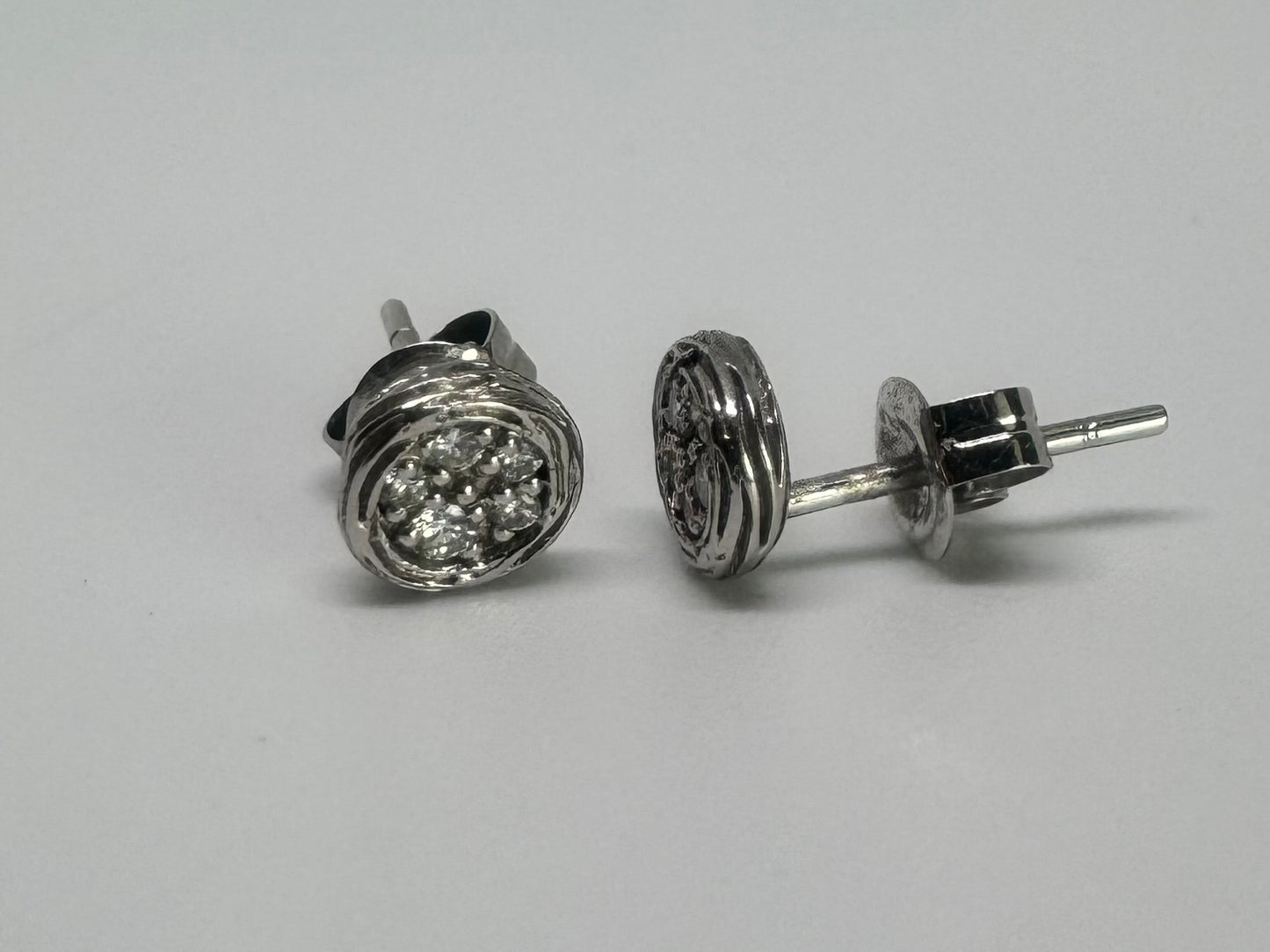 עגילי זהב 14K משובצים יהלומים