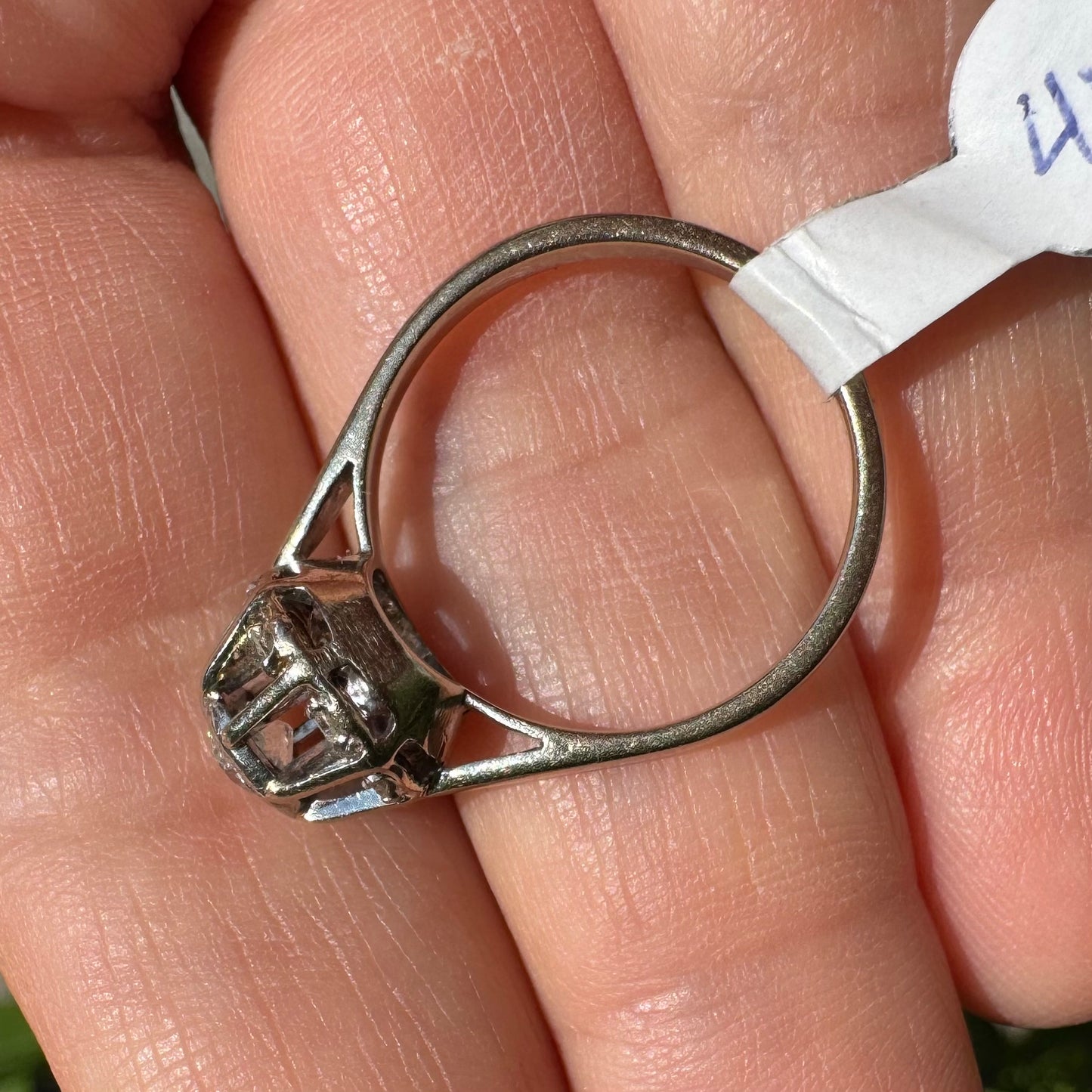 18K gold ring set with Diamonds in     a classic cluster-style