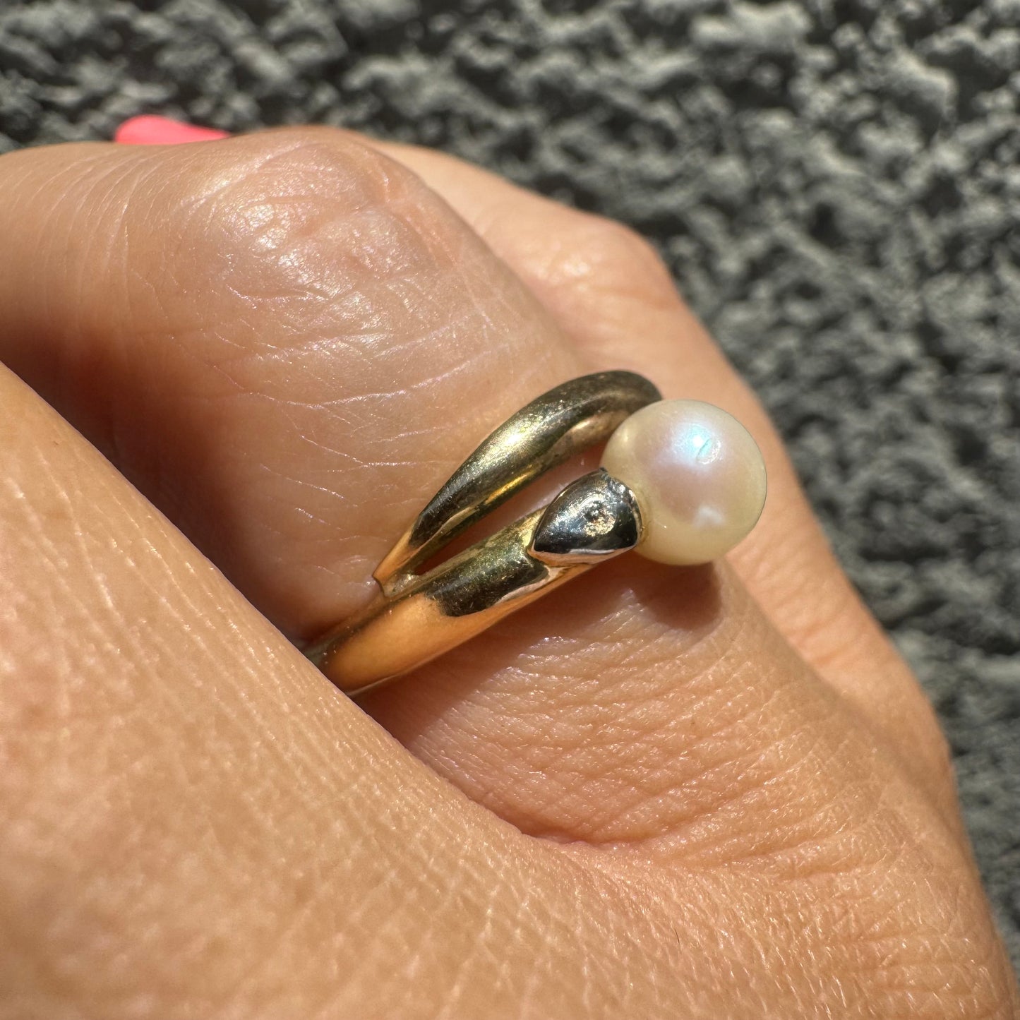 14K gold ring set with Pearl