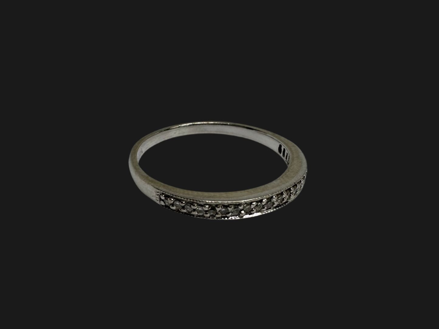 14K gold ring set with Diamonds