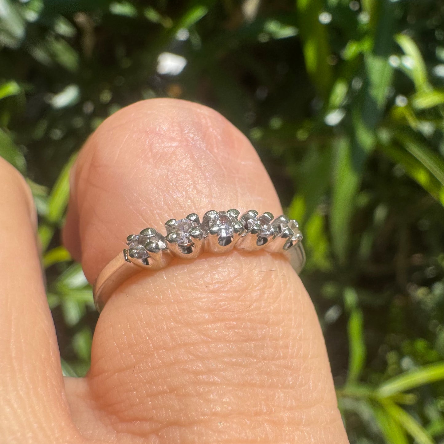 14K gold half-eternity ring set with Diamonds