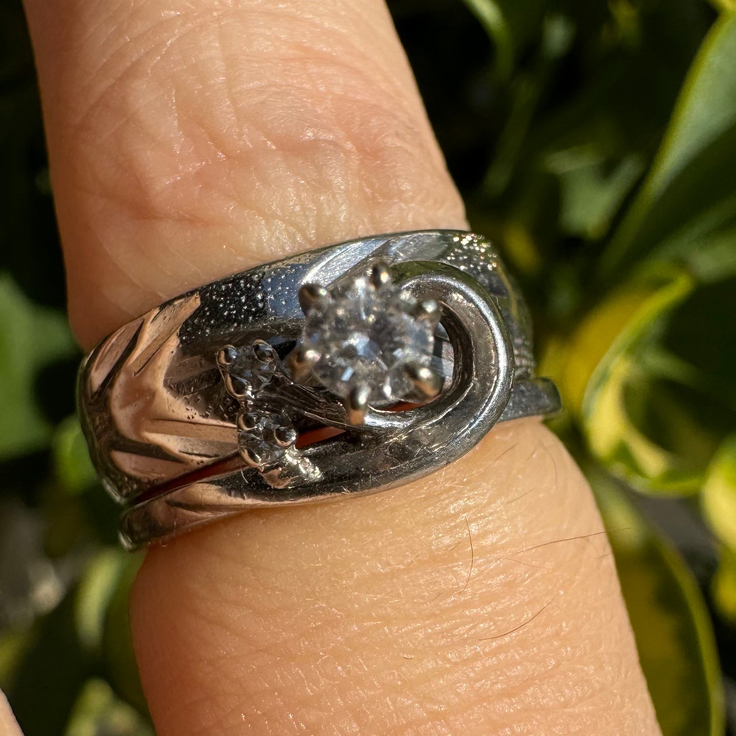 14K gold ring set with Diamonds