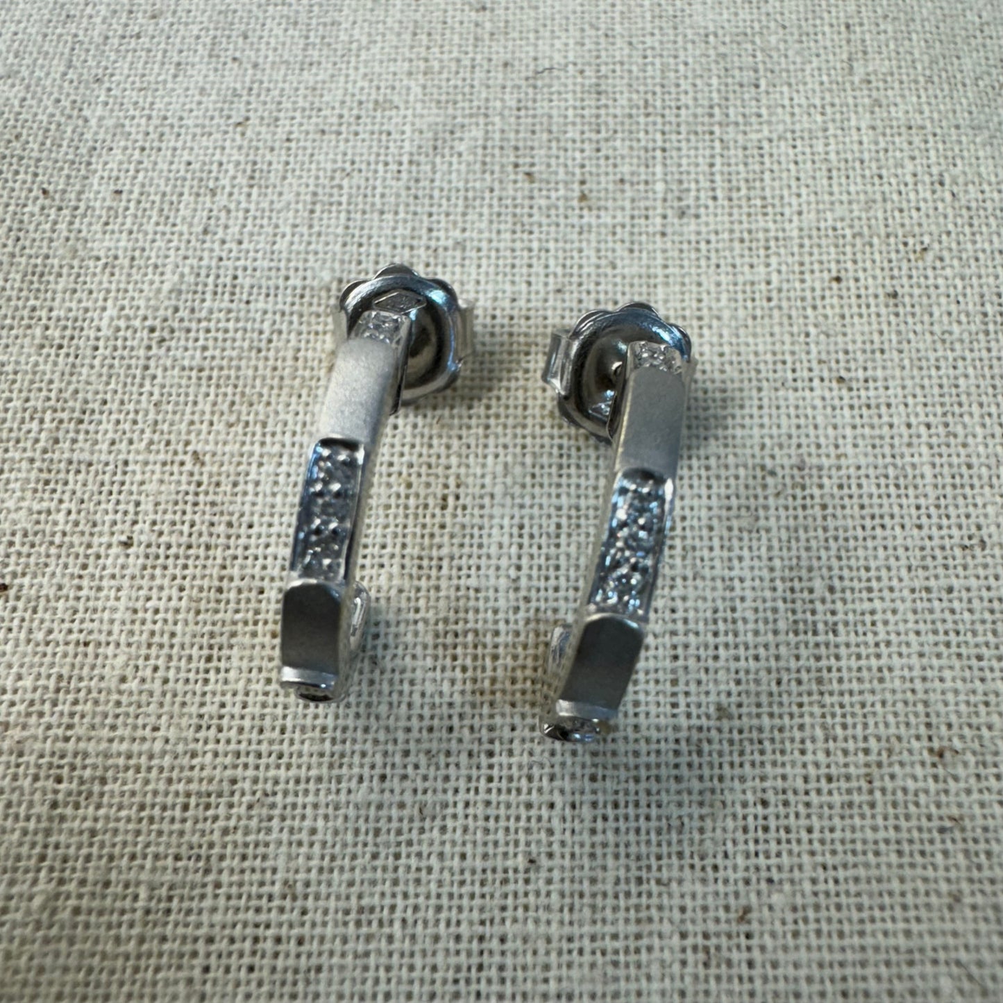 עגילי חישוק זהב 18K משובצים יהלומים