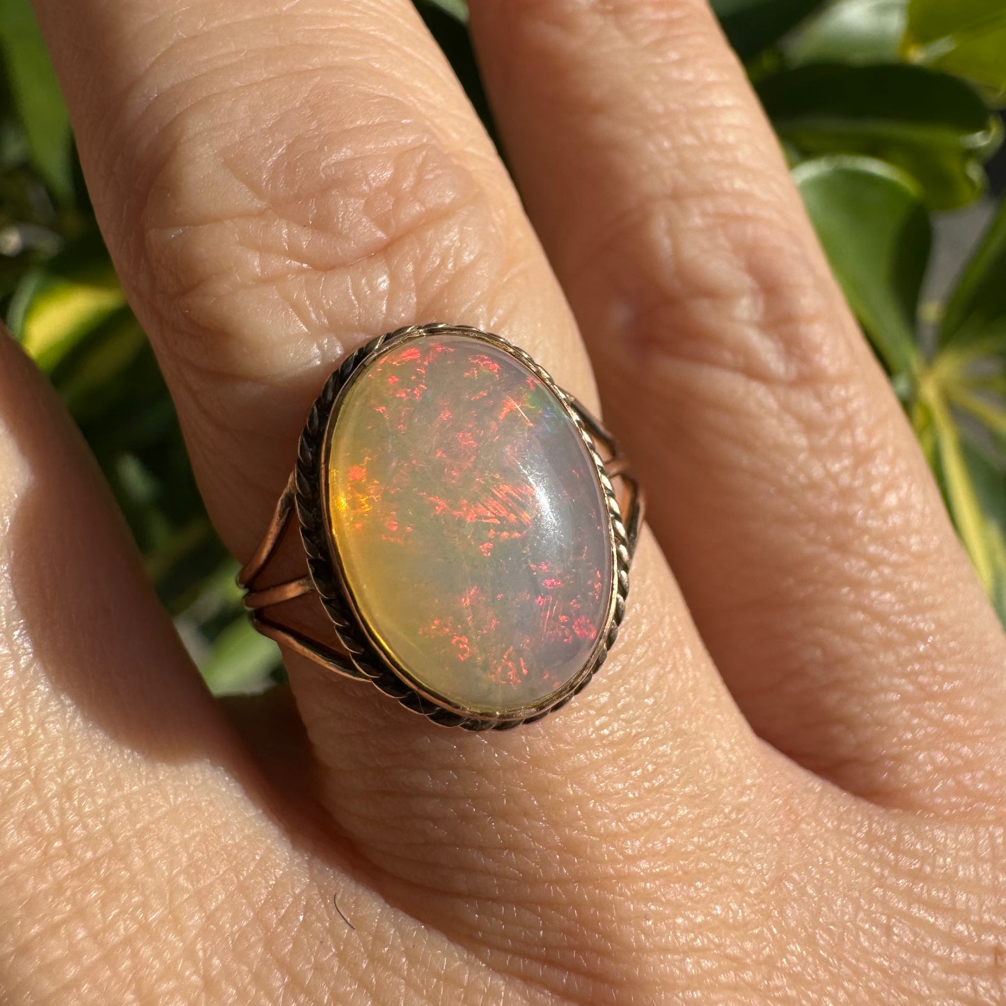 טבעת זהב 10K משובצת אופל