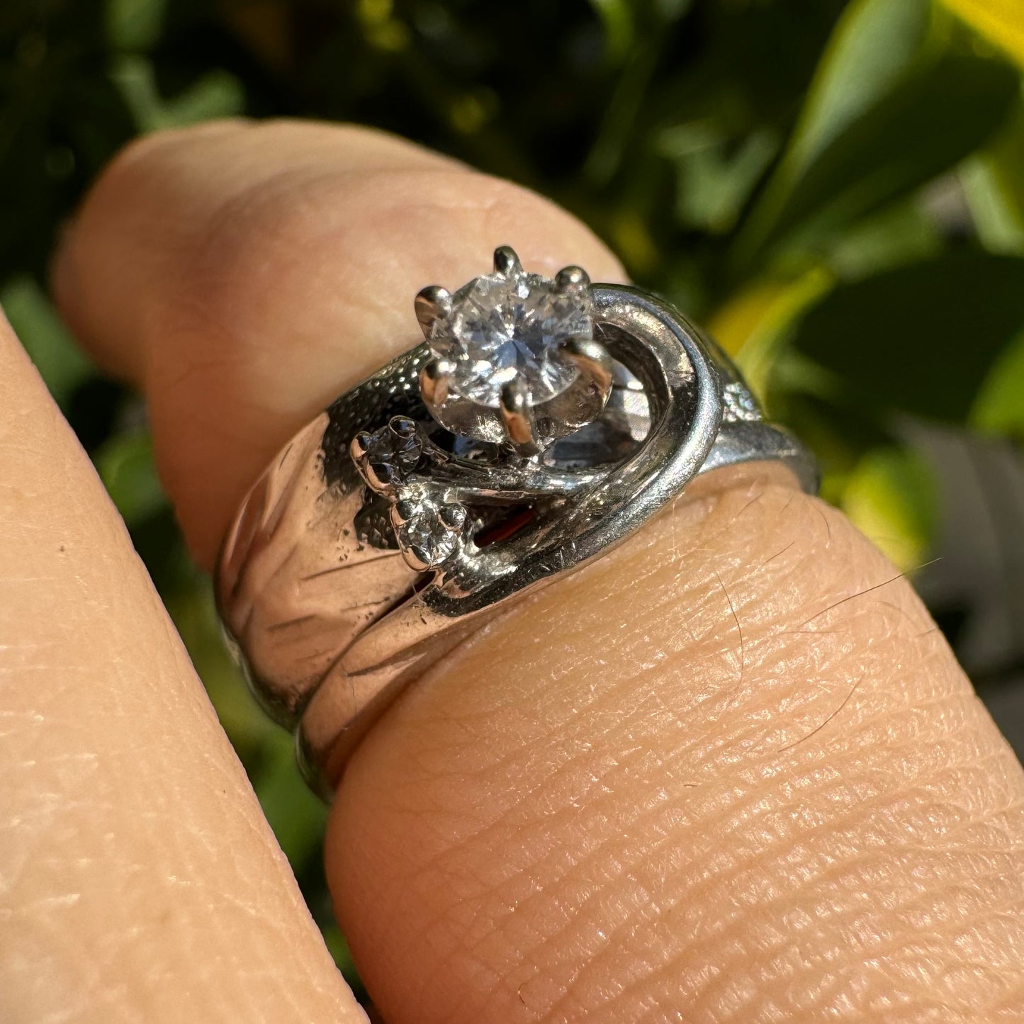 14K gold ring set with Diamonds