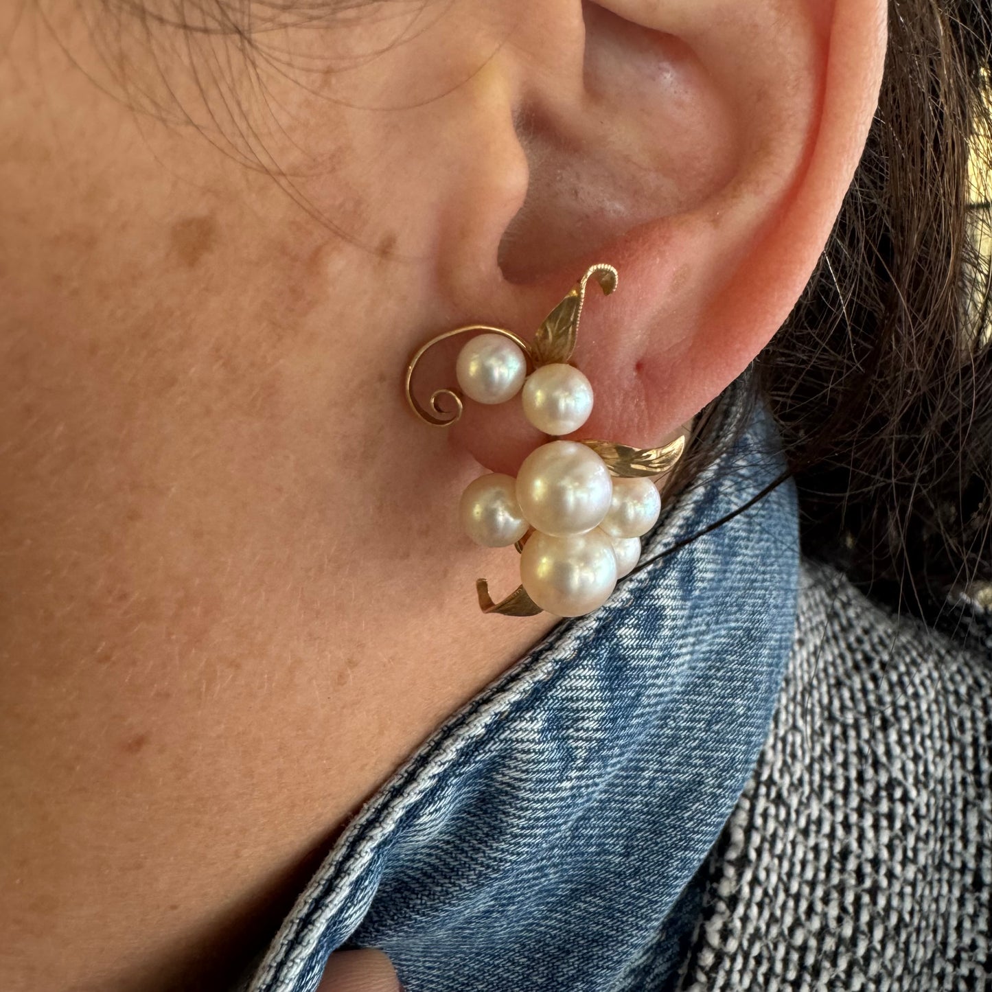 עגילי קליפ און זהב 14 קראט משובצים פנינים