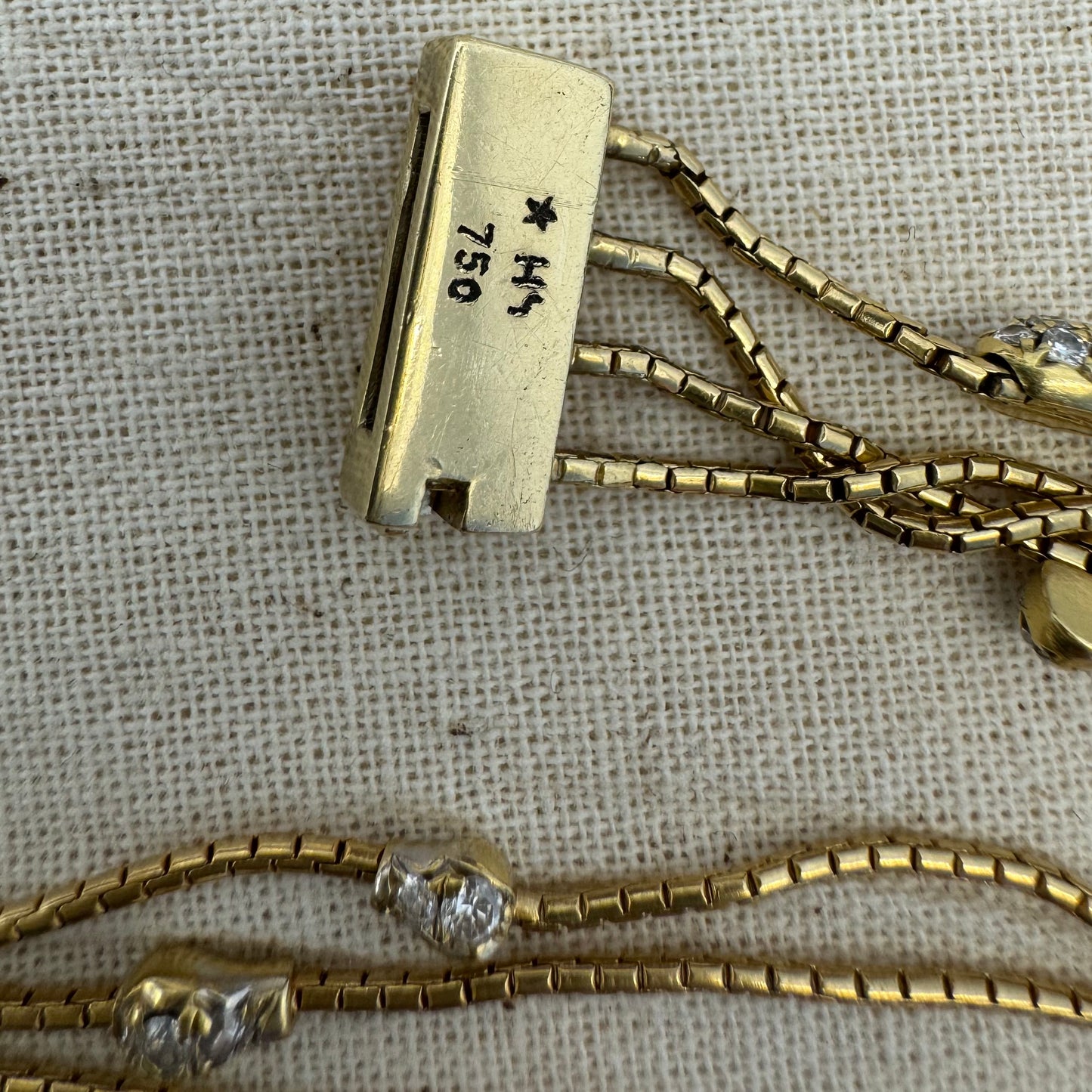 צמיד זהב צהוב 18 קראט של המותג ה.שטרן משובץ יהלומים