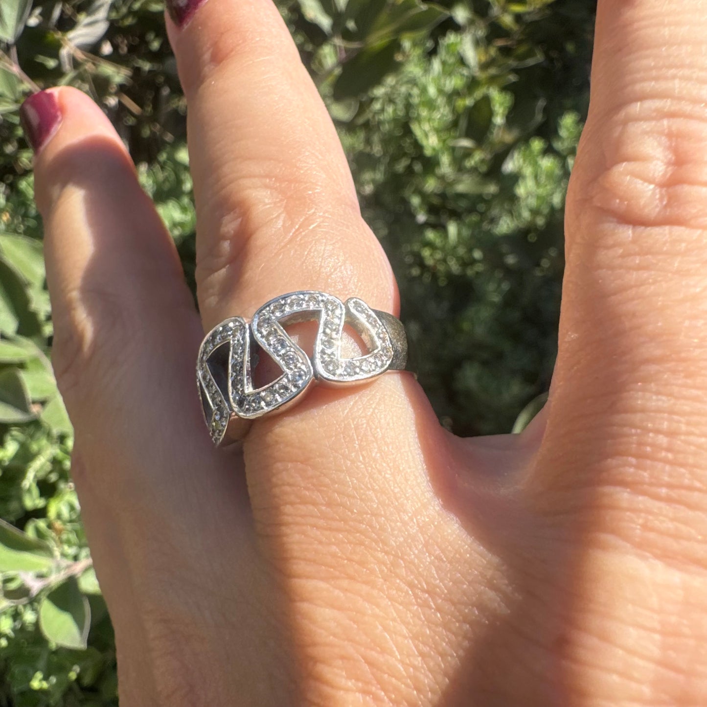 18K gold ring set with Diamonds