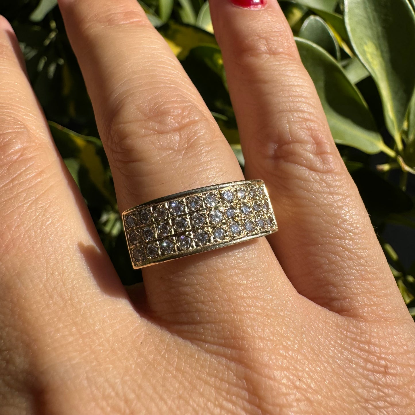 14K gold ring set with Diamonds