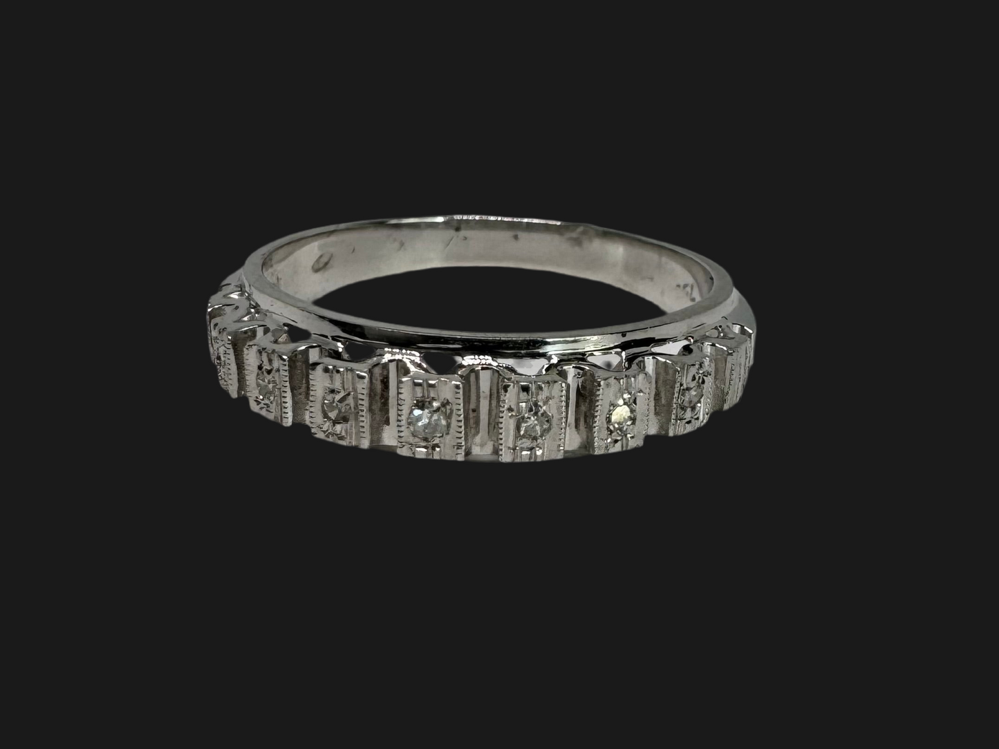 14K gold ring set with Diamonds