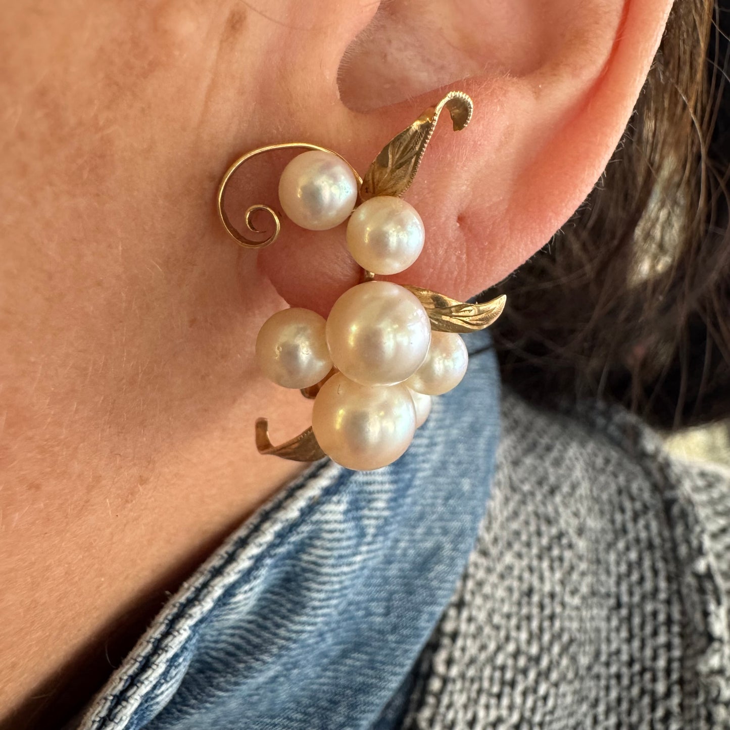 עגילי קליפ און זהב 14 קראט משובצים פנינים