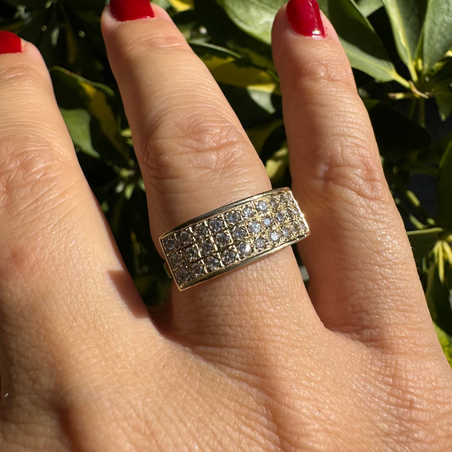 14K gold ring set with Diamonds