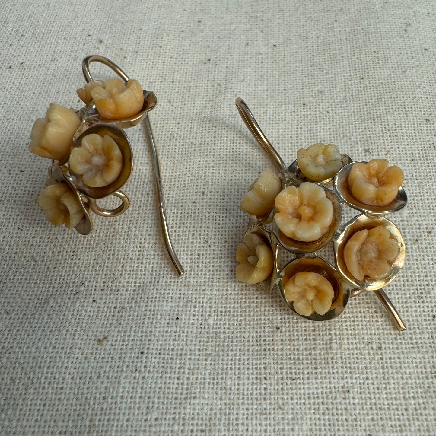 9K gold earrings set with Coral