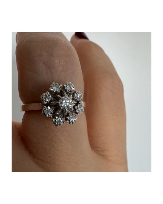 טבעת זהב 18 קראט משובצת יהלומים