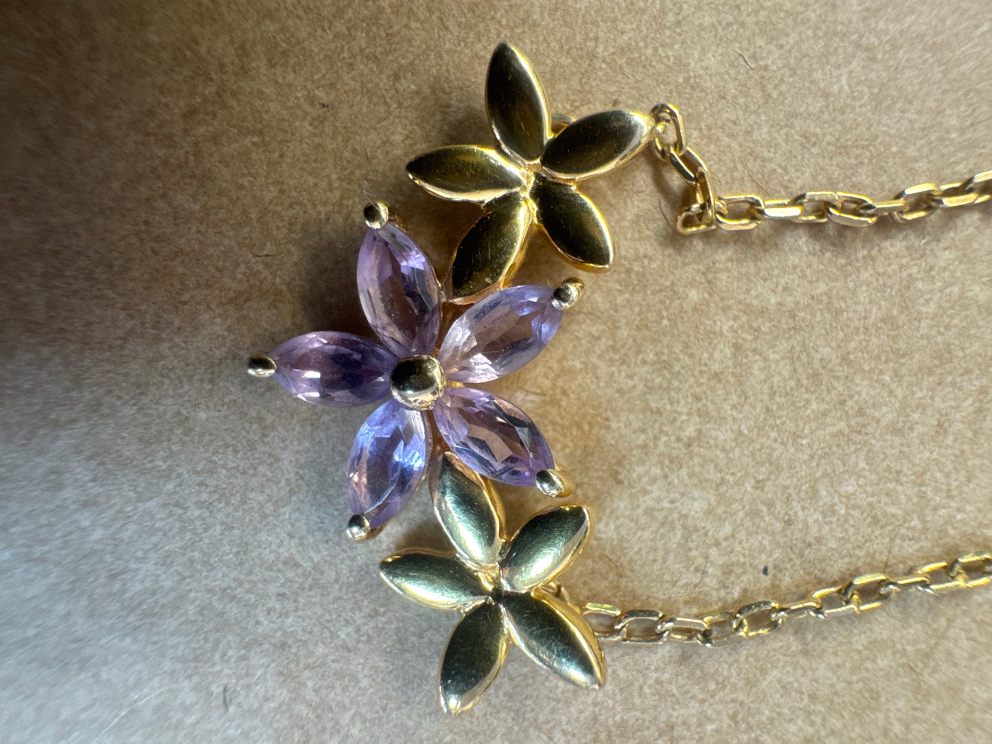 שרשרת זהב צהוב 10 קראט משובצת אבני אמטיסט