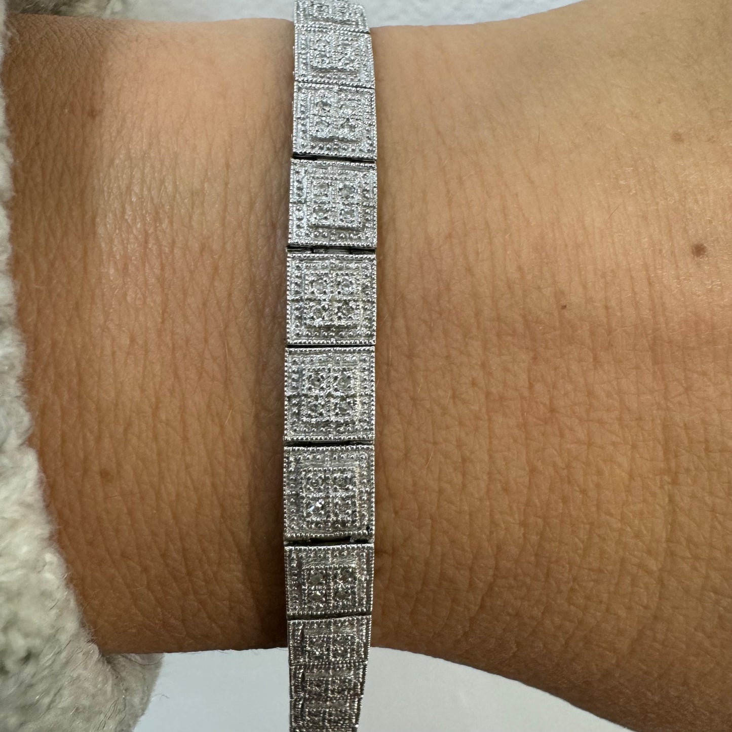 צמיד טניס זהב לבן 14 קראט משובץ יהלומים לכל האורך