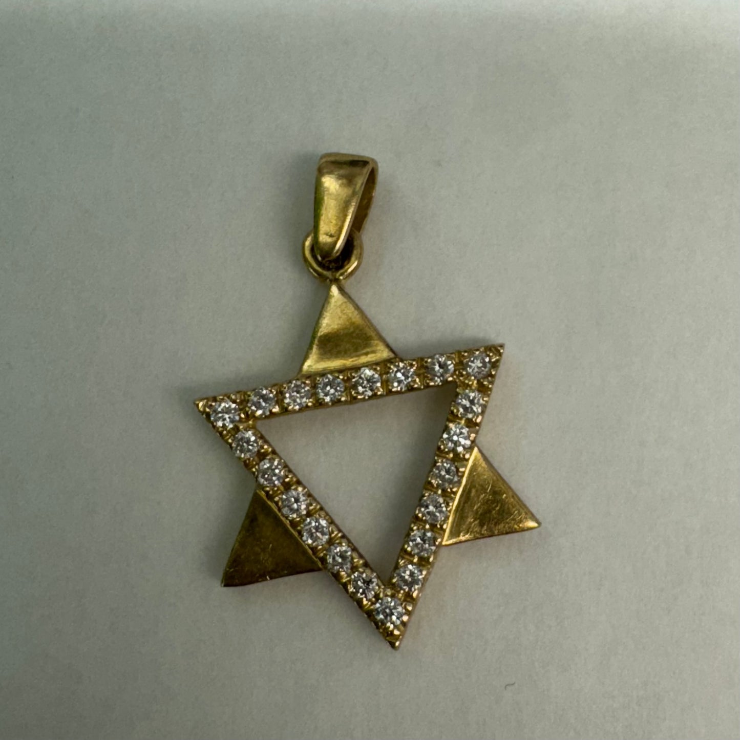 תליון זהב צהוב 14 קראט משובץ יהלומים