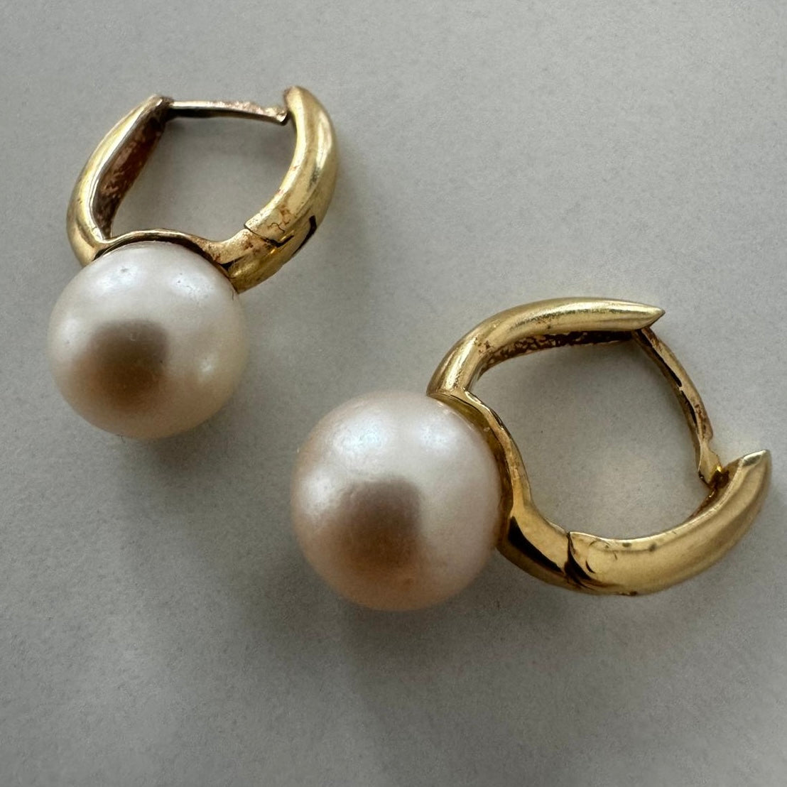 14K gold drop earrings set with Pearl