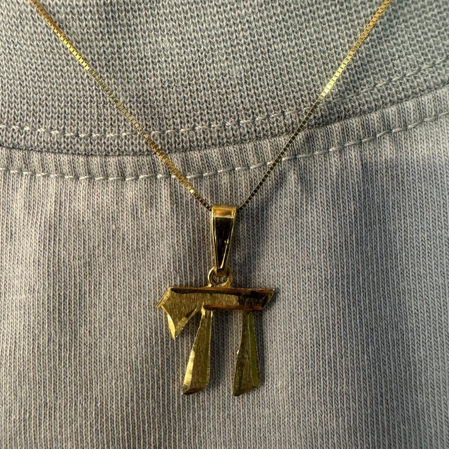 14K gold “CHAI” pendant