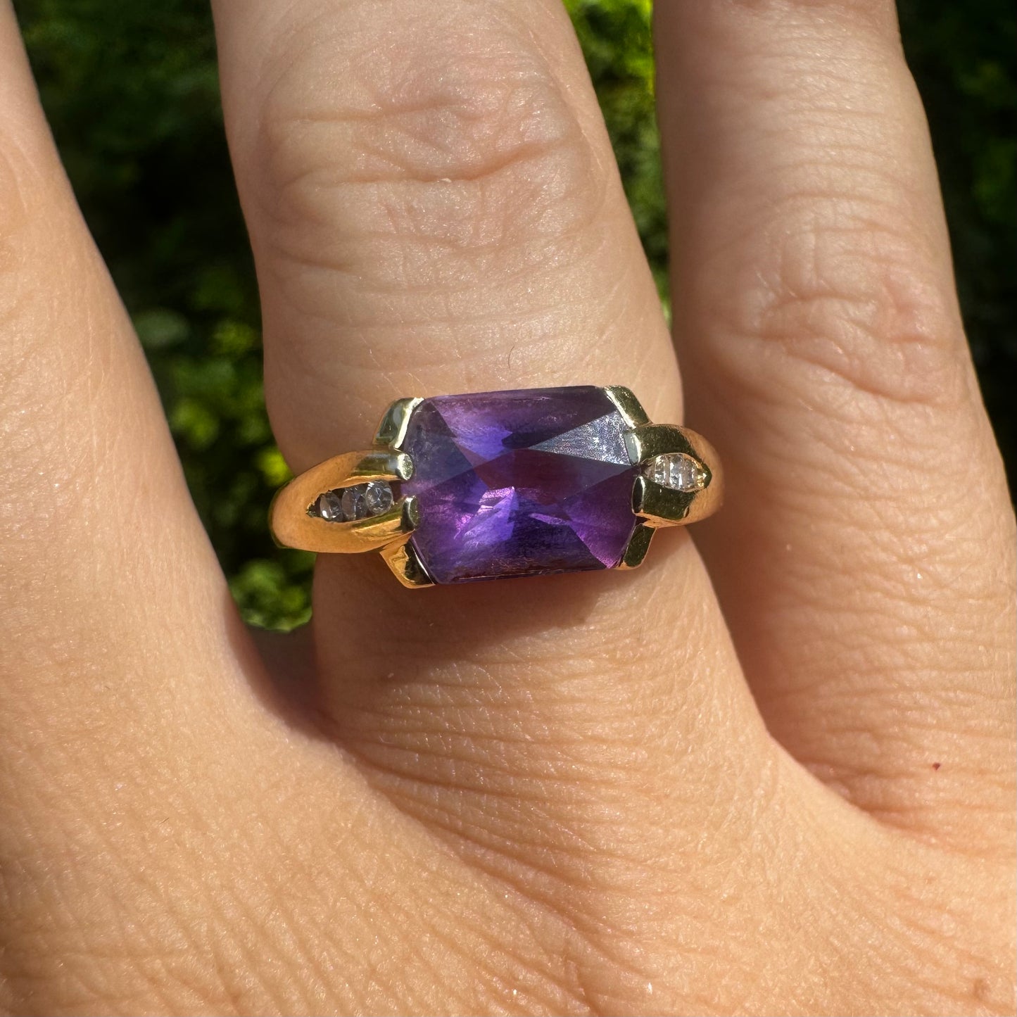 14K gold ring set with Amethyst & Diamonds
