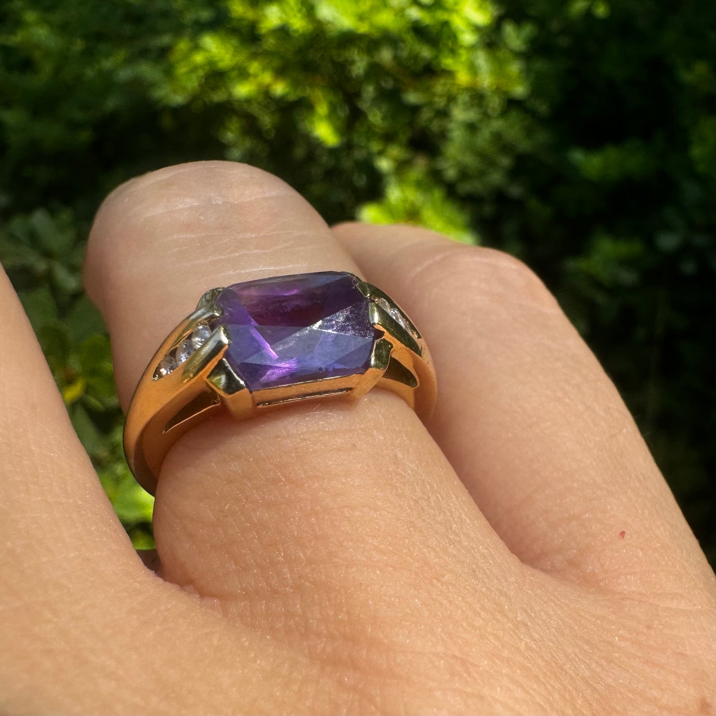 14K gold ring set with Amethyst & Diamonds
