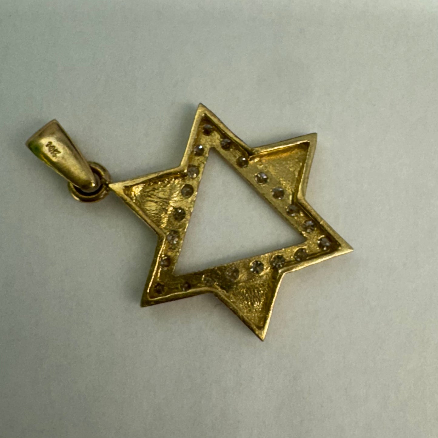 תליון זהב צהוב 14 קראט משובץ יהלומים