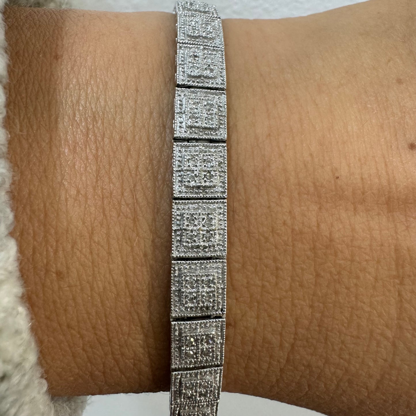 צמיד טניס זהב לבן 14 קראט משובץ יהלומים לכל האורך