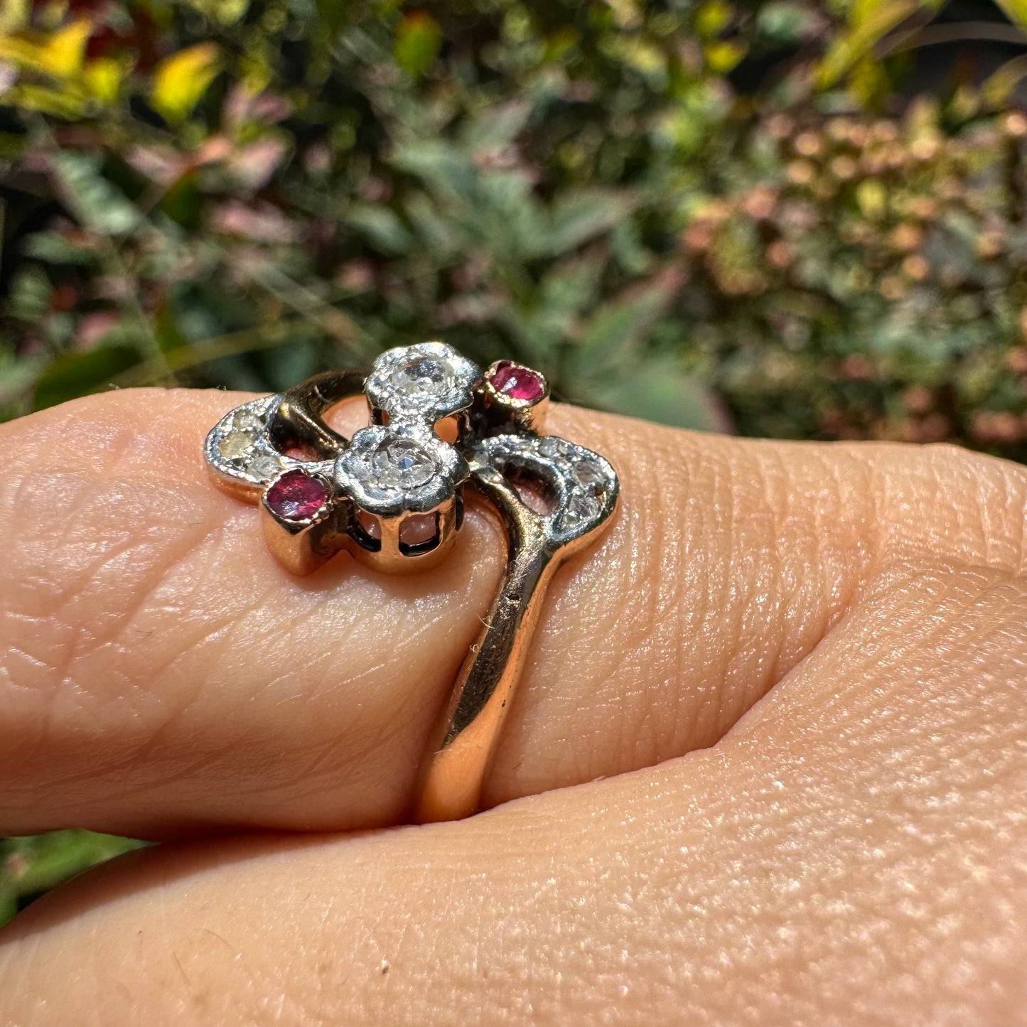 18K gold ring set with Rubies & Diamonds