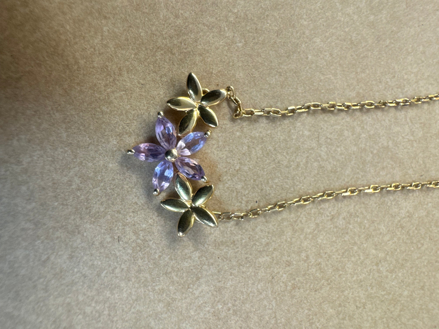 שרשרת זהב צהוב 10 קראט משובצת אבני אמטיסט