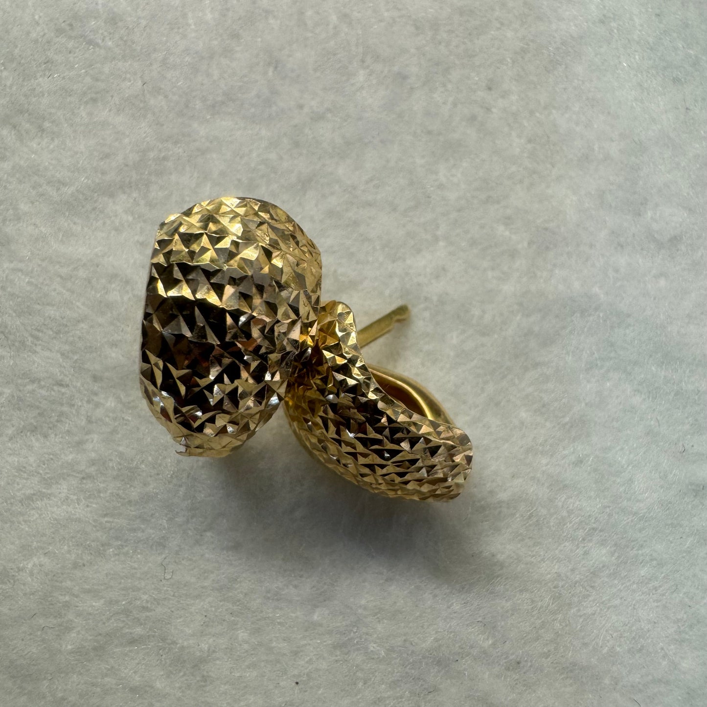 עגילי זהב צהוב 14 קראט בעיצוב כיפתי