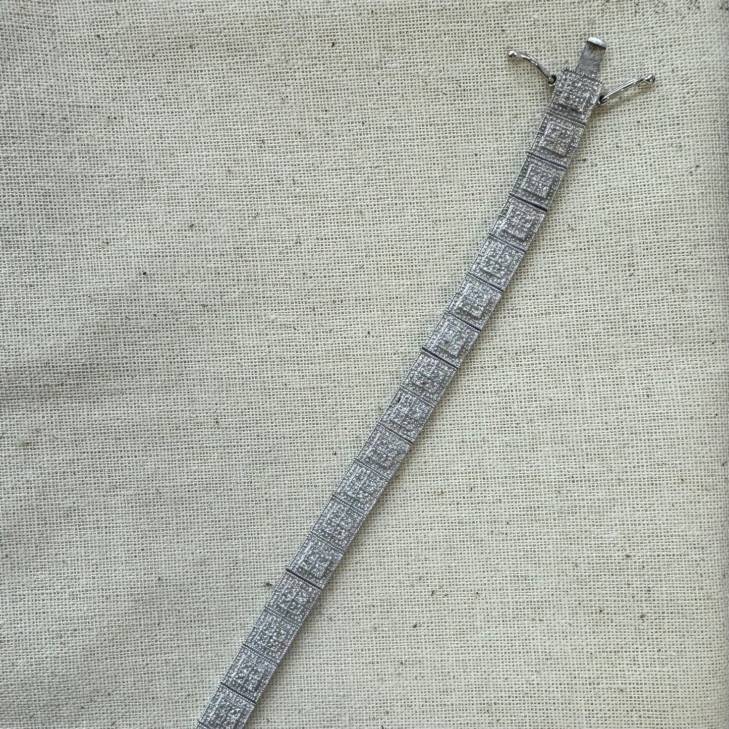 צמיד טניס זהב לבן 14 קראט משובץ יהלומים לכל האורך