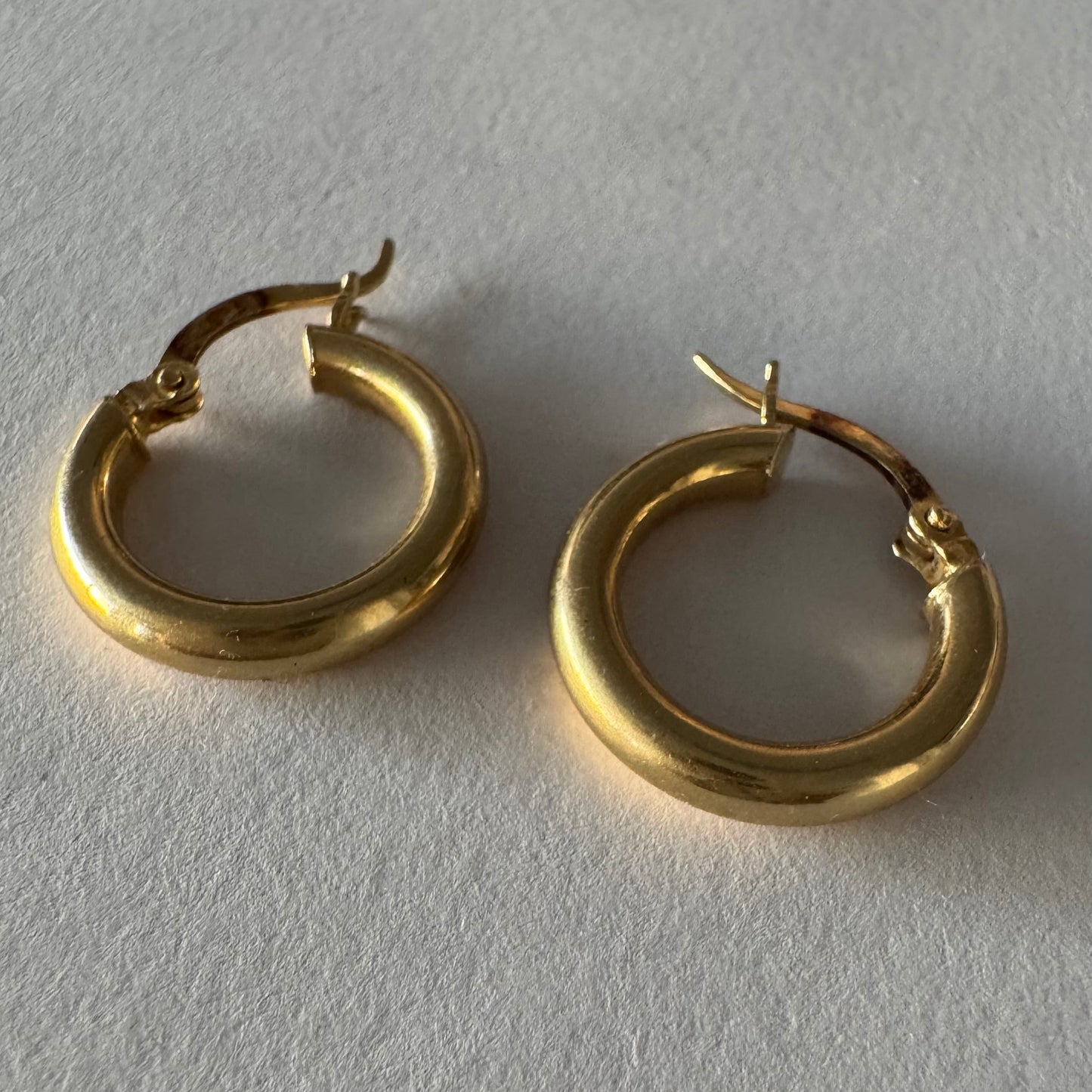 עגילי חישוק קטנים ועבים, זהב צהוב 14 קראט