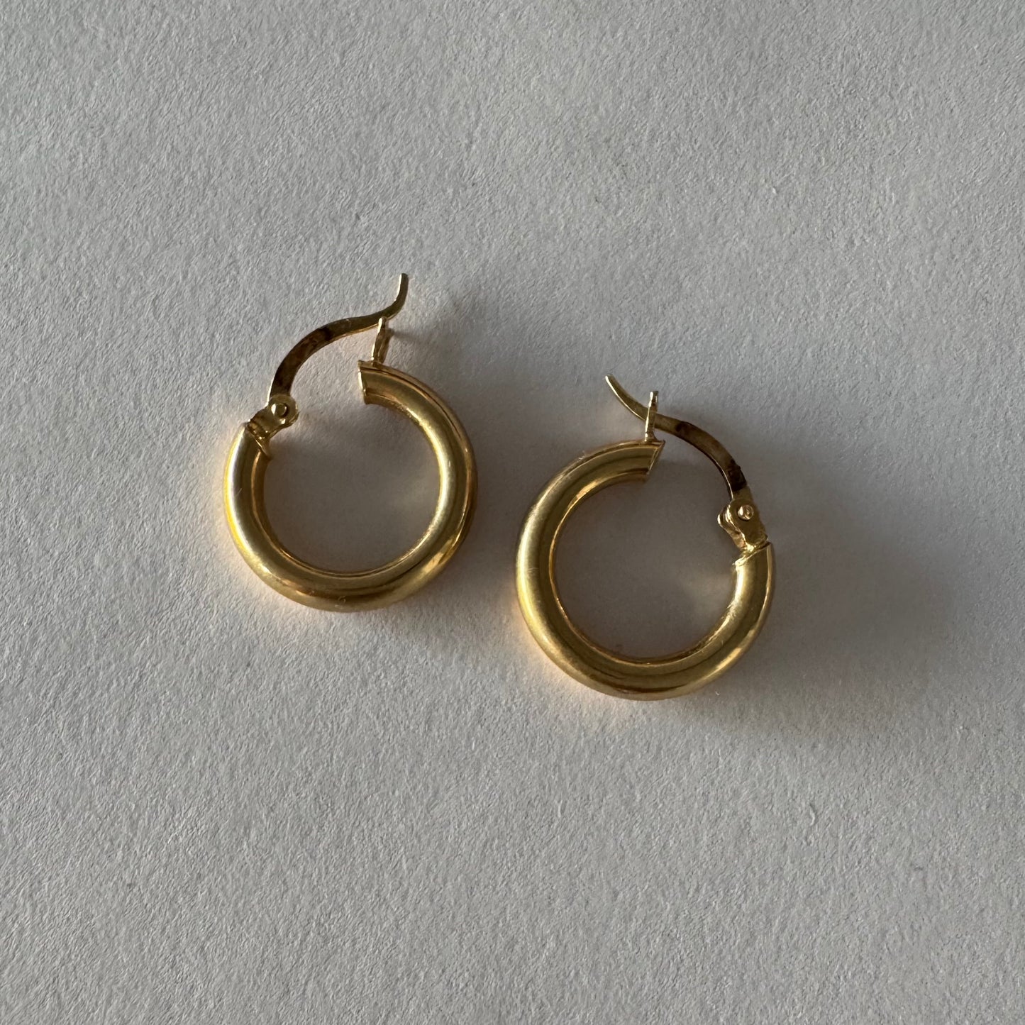 עגילי חישוק קטנים ועבים, זהב צהוב 14 קראט