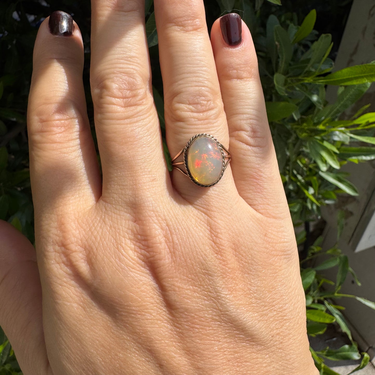 טבעת זהב 10K משובצת אופל