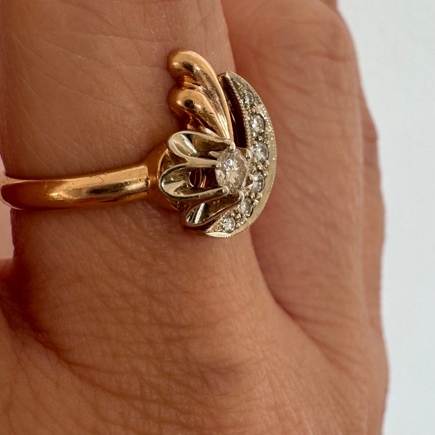 טבעת זהב 14K משובצת יהלומים