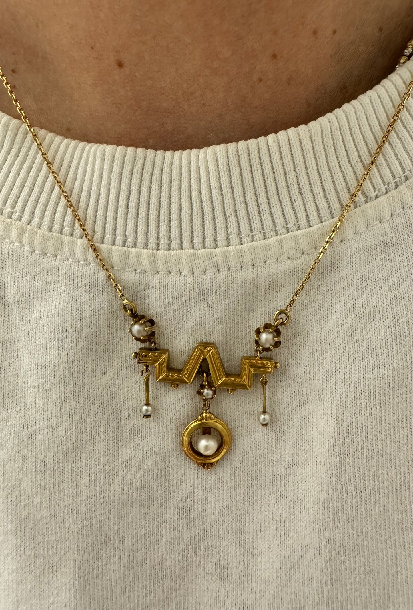 14K gold Necklace set with Pearls