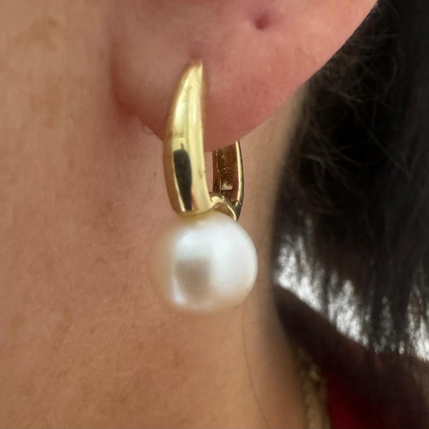 14K gold drop earrings set with Pearl