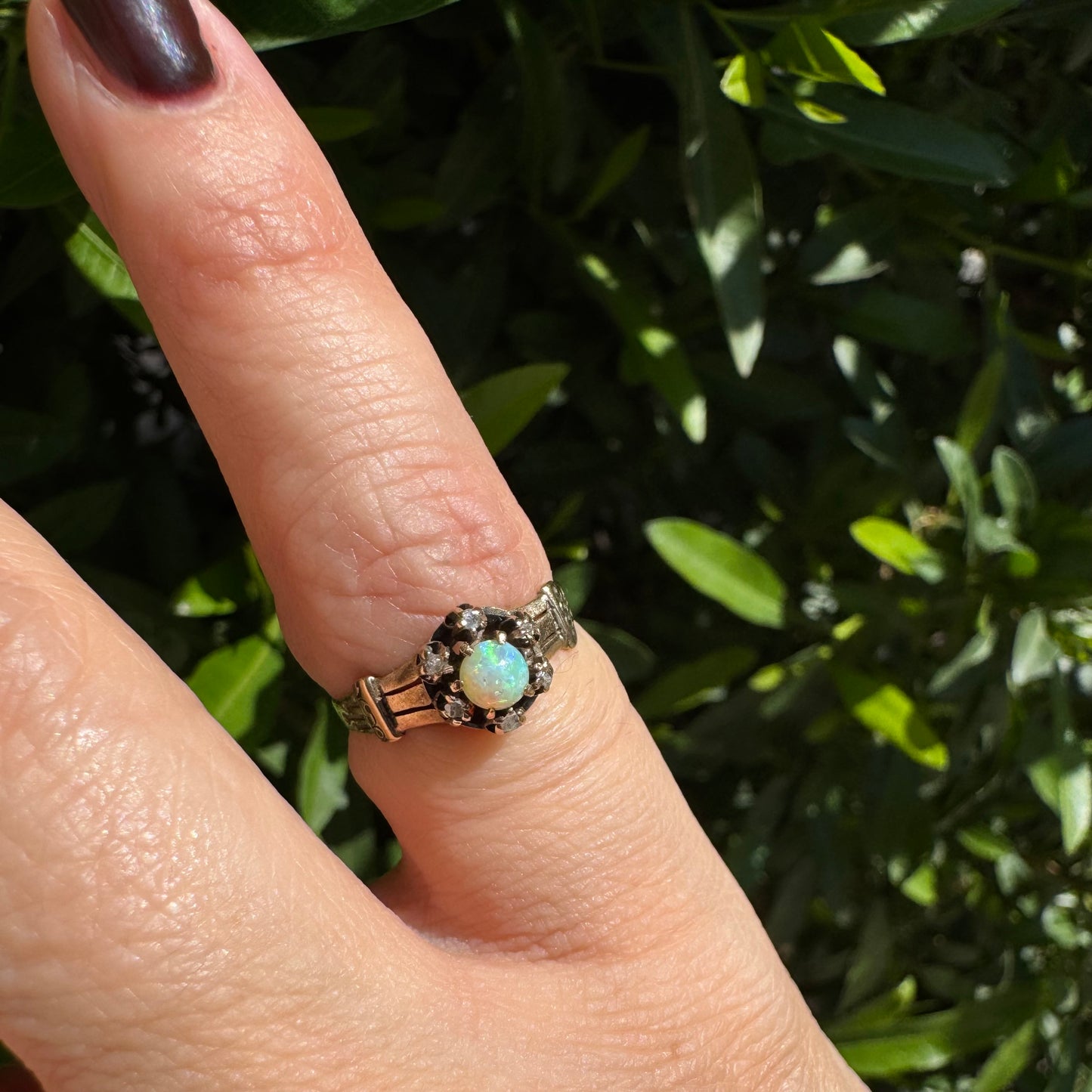 9K gold ring set with Opal