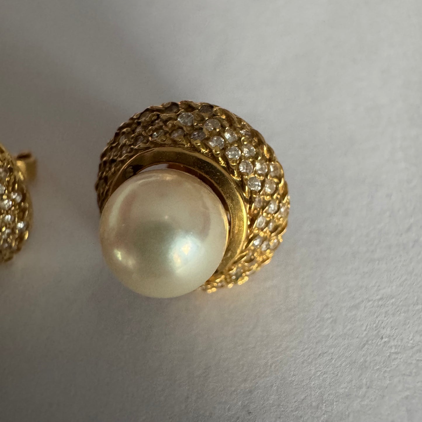 עגילי זהב 14K משובצים פנינים ויהלומים