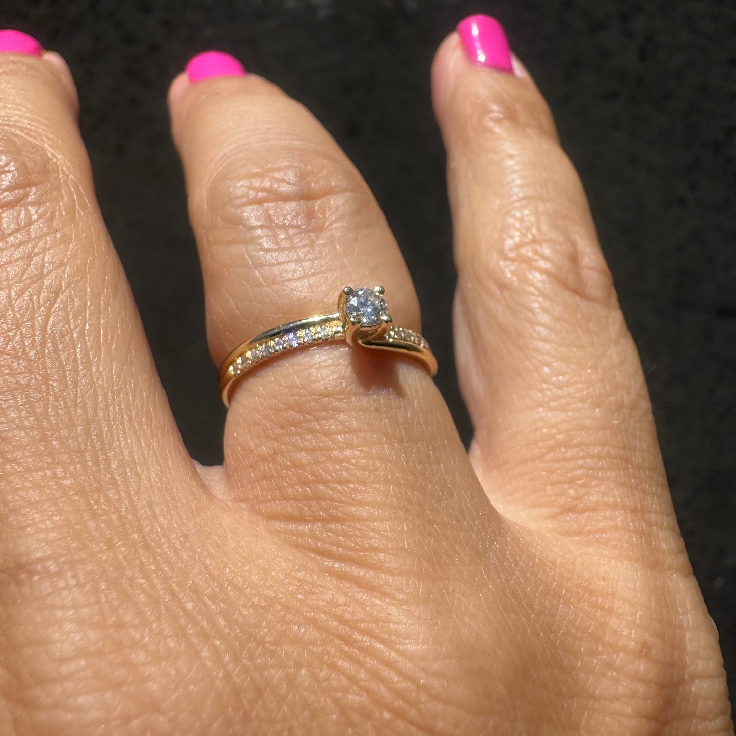 14K gold ring set with Diamonds