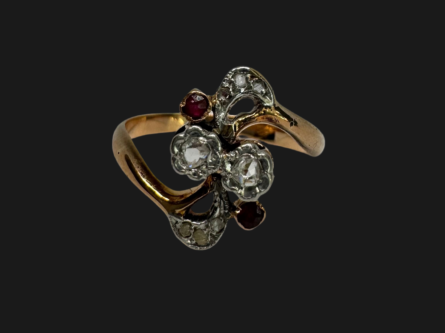18K gold ring set with Rubies & Diamonds