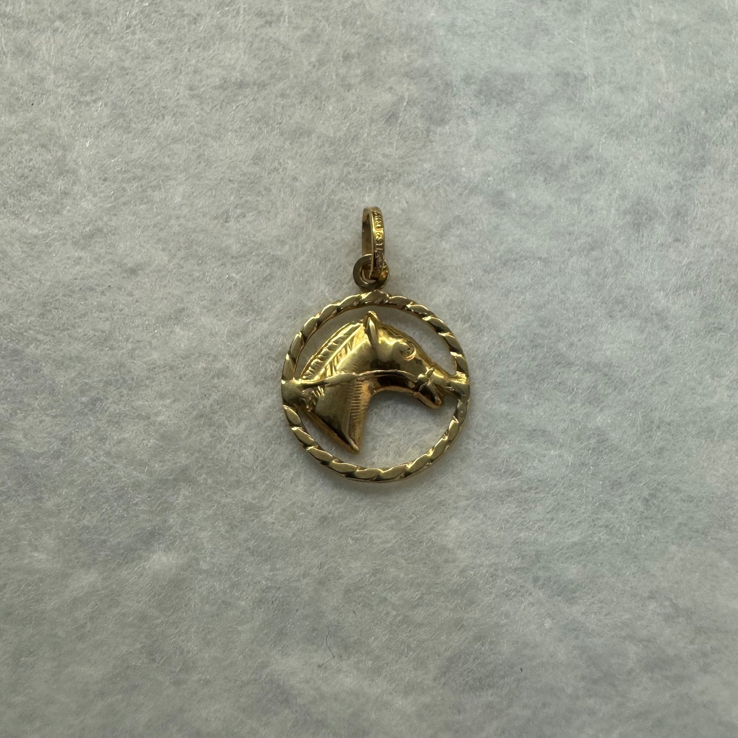 18K gold horse pendant