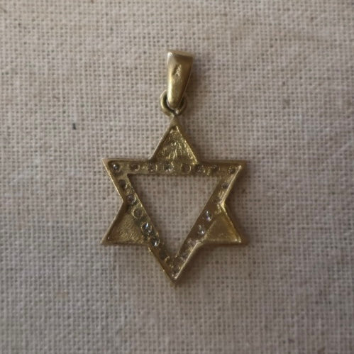 תליון זהב צהוב 14 קראט משובץ יהלומים