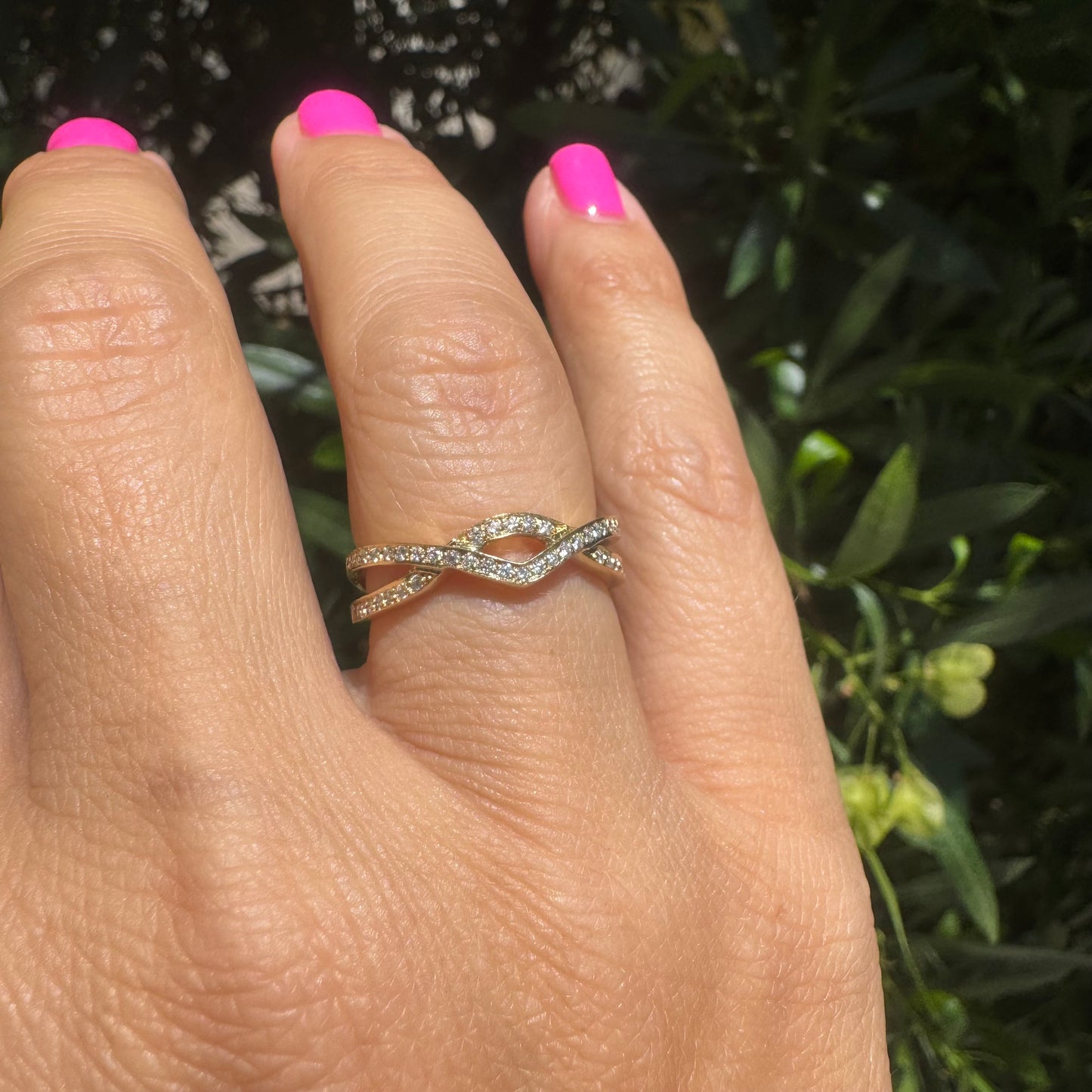 14K gold ring set with Diamonds